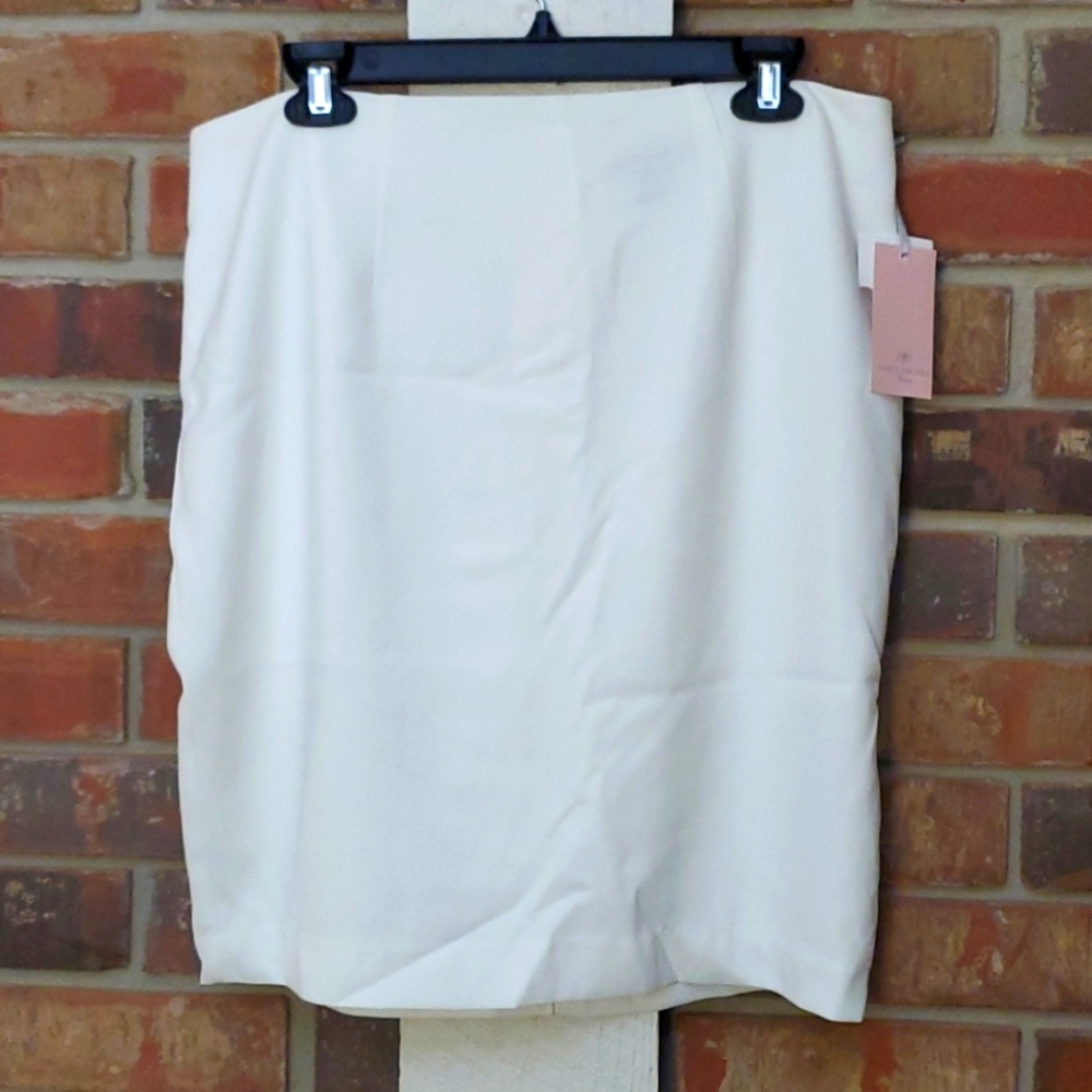 White lined pencil skirt